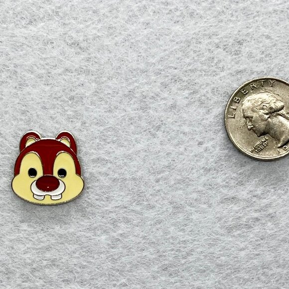 🔮 5/$25 Disney Cute Characters Chip 'n' Dale Pin - Picture 2 of 2